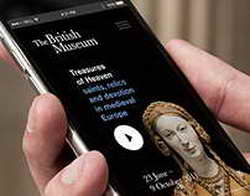 Apple представила внешний аккумулятор для iPhone 12